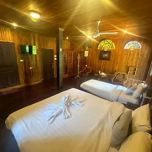 Khounphet Guusethous Guest house
